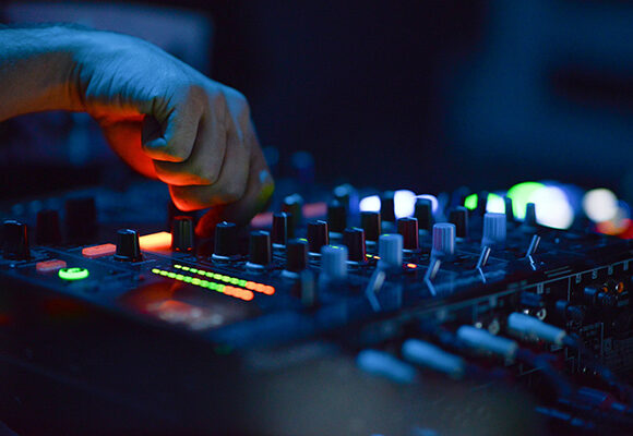 Knobs DJ'd by CDDJ Limited